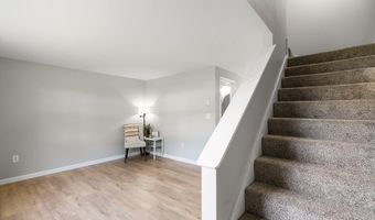 742 Daniel Shays Hwy 1F, Athol, MA 01331