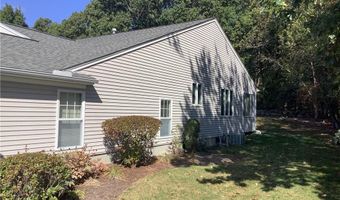 33 Hunters Run, North Providence, RI 02904