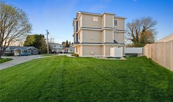 25 Scallop Shell Rd, Narragansett, RI 02882