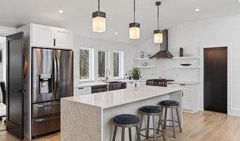 672 Danville Corner Rd, Auburn, ME 04210