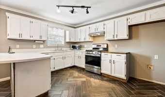 3419 Pawnee Village Dr, Benton, AR 72015