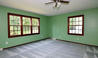 1585 Hemlock Dr, Ashtabula, OH 44004