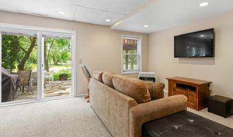 1196 Edgewater Ln, Antioch, IL 60002