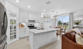 1256 OAK VALLEY Dr, Auburndale, FL 33823