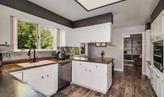 600 MANOR Ln, Cheyenne, WY 82009