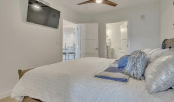 570 Linden Dr 104, Arnolds Park, IA 51331