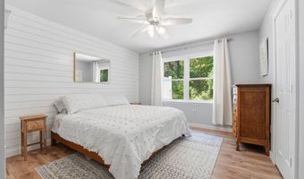 906 Cedar Ct, Aberdeen, NC 28315