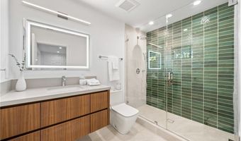 16105 Clear Oak Dr, Encino, CA 91436