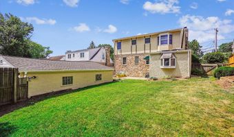 121 S FENWICK St, Arlington, VA 22204