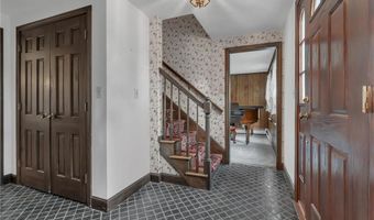 381 Woonsocket Hill Rd, North Smithfield, RI 02896