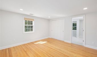 5 Lee Rd, Barrington, RI 02806