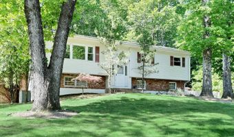 17 Twin Lakes Dr, Airmont, NY 10952