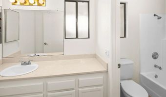 2033 FIESTA Gln, Escondido, CA 92027
