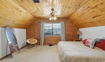 828 Shady Grv, Adkins, TX 78101