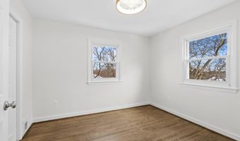 6913 WESTHAMPTON Dr, Alexandria, VA 22307