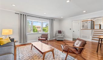 2 Lydia Ct, Albertson, NY 11507