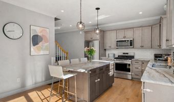 24 Lynn Dr, Attleboro, MA 02703