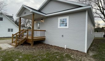 913 Pine Ave, Alma, MI 48801