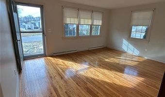 75 Hopeworth Ave, Bristol, RI 02809