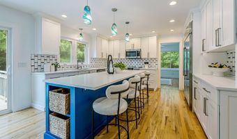 3999 Edmonton Ct, Ann Arbor, MI 48103