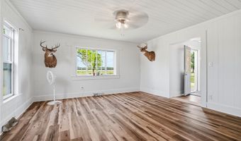 6246 Slater Rd, Andover, OH 44003
