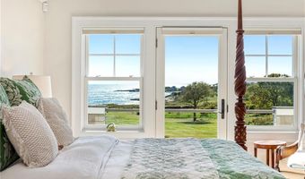71 Cliff Dr, Narragansett, RI 02882