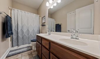 6989 141st St, Basehor, KS 66007