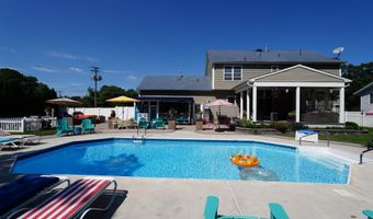 449 Montgomery St, Bayville, NJ 08721