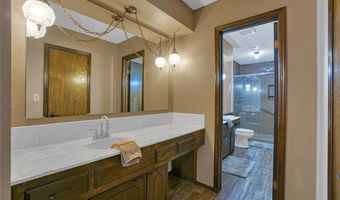 404 Comanche Trl, Altus, OK 73521