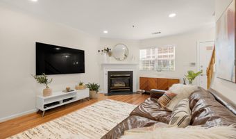 3034 S GLEBE Rd, Arlington, VA 22206