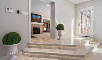 301 22nd St NW, Austin, MN 55912