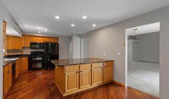 2418 Meadowridge Ct, Ann Arbor, MI 48105