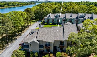17 Ships Way, Bourne, MA 02532