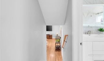 136 E Clinton Ave, Bergenfield, NJ 07621