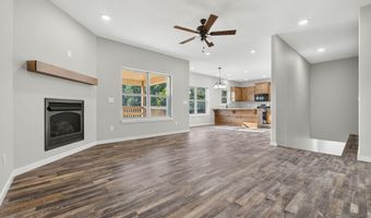421 Beavertail Rd, Ash Grove, MO 65604
