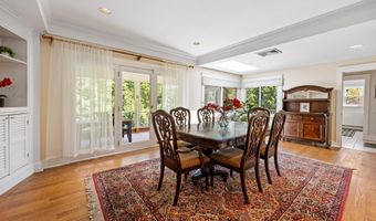 754 Rustic Ln, Cheshire, CT 06410