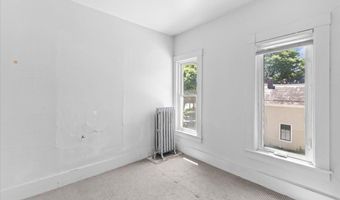 21 Hyde St 2, Burlington, VT 05401