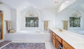 9304 WILDOAK Dr, Bethesda, MD 20814