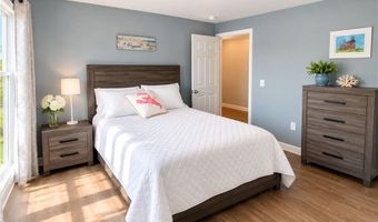 57 Saybrook Ave, Narragansett, RI 02882