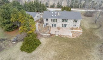 E7009 Jackson Rd, Algoma, WI 54201
