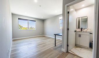 2223 S Highland Ave, Los Angeles, CA 90016