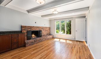 2222 Delaware Dr, Ann Arbor, MI 48103