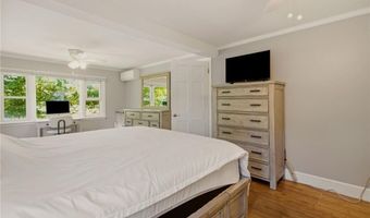 10 Kerins Ter, Newport, RI 02840