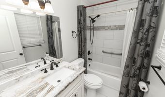 414 Pine Glen Dr, Albany, GA 31705