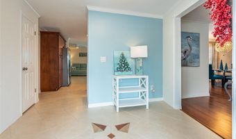 910 CHIPAWAY Dr, Apollo Beach, FL 33572