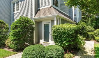 51 Hale Ln 51, Darien, CT 06820