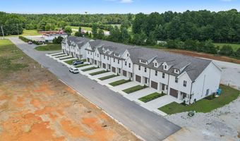 338 Legends Cir, Baxter, TN 38544