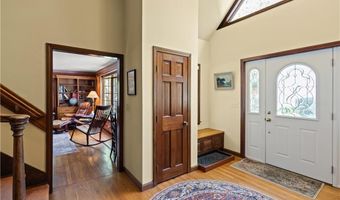 10 Bartlett Rd, Middletown, RI 02842