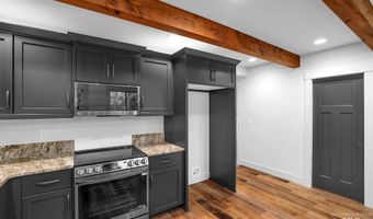 1 Caribou Pkwy, Cascade, ID 83611