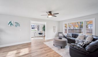 212 Nile Kinnick Dr N, Adel, IA 50003